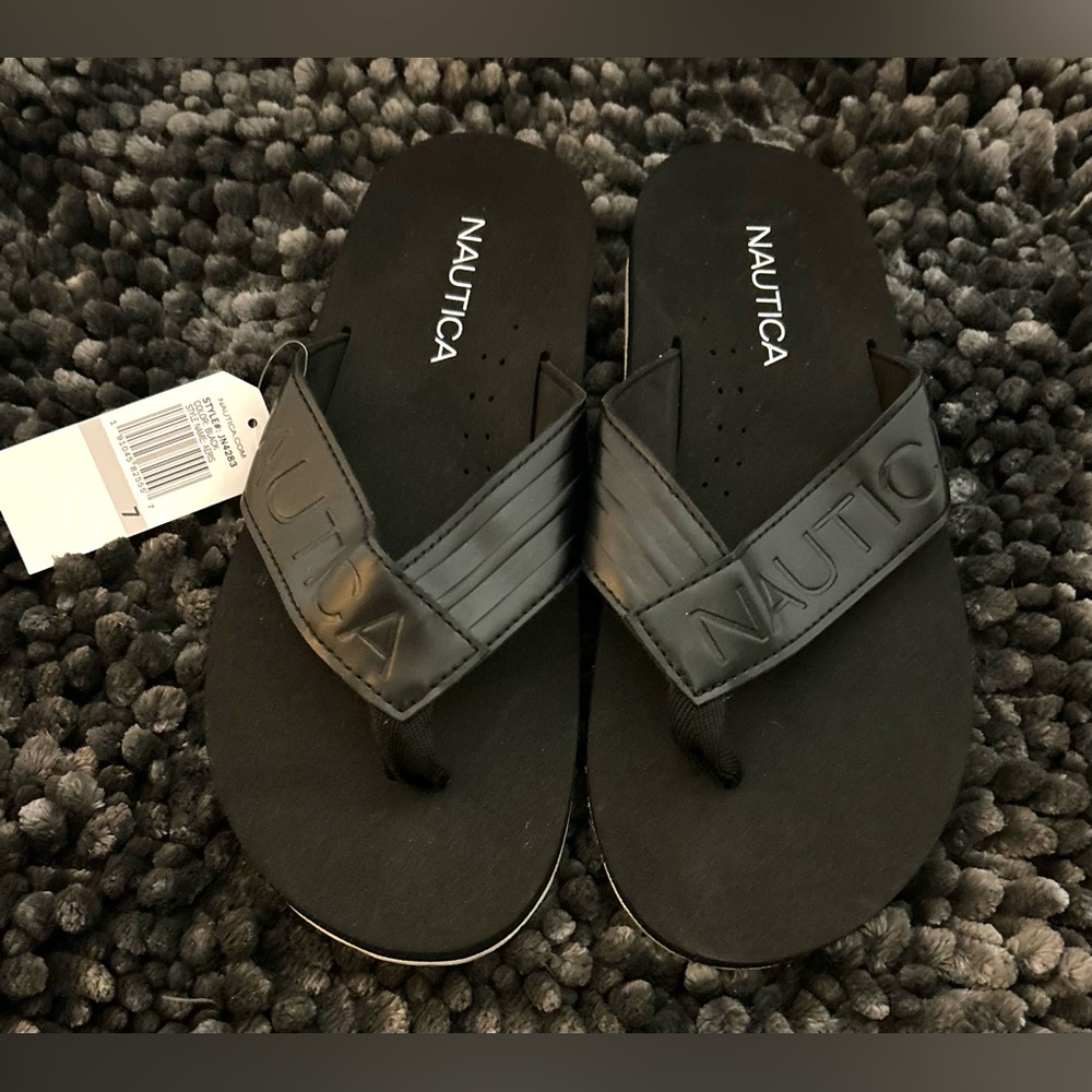 New Nautica Black Faux Leather Flip Flops Size 7 - Picture 2 of 6